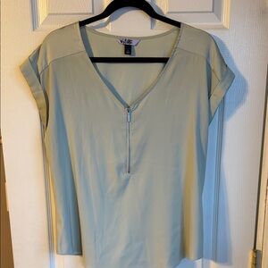 Vikki Vi Women's Light Green Blouse with Zipper